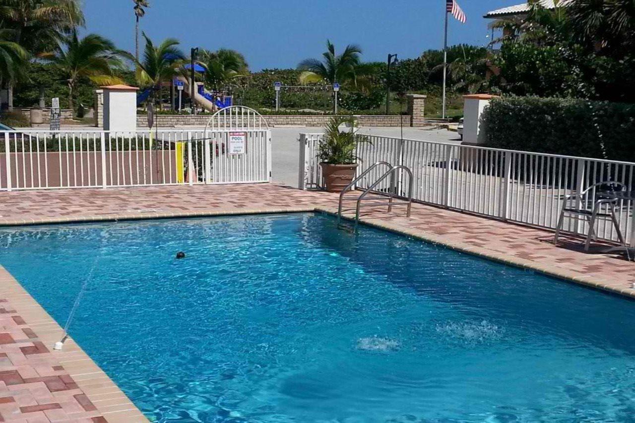 Seaspray Inn Beach Resort Palm Beach Shores Εξωτερικό φωτογραφία