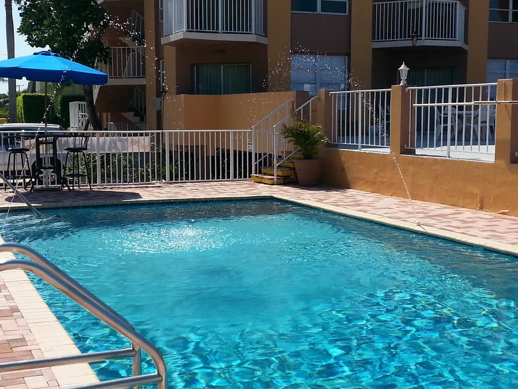 Seaspray Inn Beach Resort Palm Beach Shores Εξωτερικό φωτογραφία