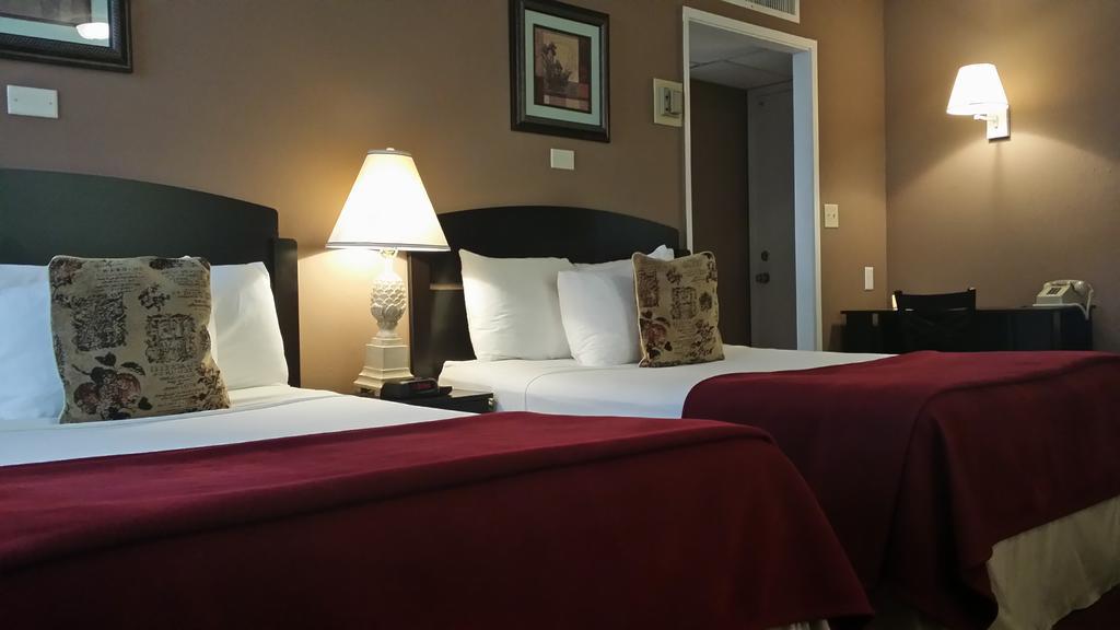 Seaspray Inn Beach Resort Palm Beach Shores Εξωτερικό φωτογραφία