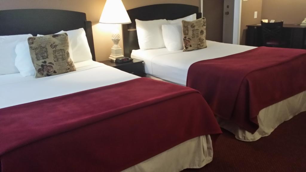 Seaspray Inn Beach Resort Palm Beach Shores Εξωτερικό φωτογραφία
