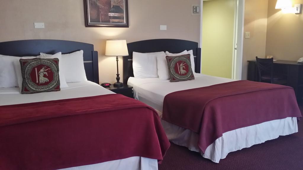 Seaspray Inn Beach Resort Palm Beach Shores Εξωτερικό φωτογραφία