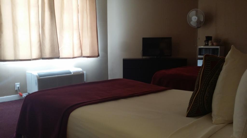 Seaspray Inn Beach Resort Palm Beach Shores Εξωτερικό φωτογραφία