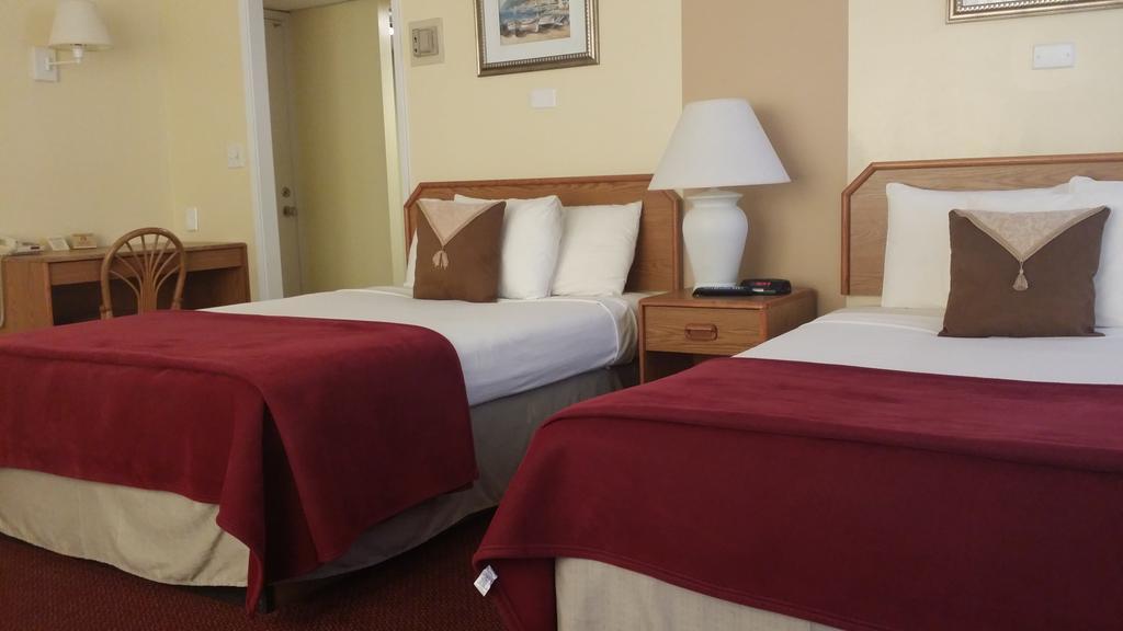 Seaspray Inn Beach Resort Palm Beach Shores Εξωτερικό φωτογραφία