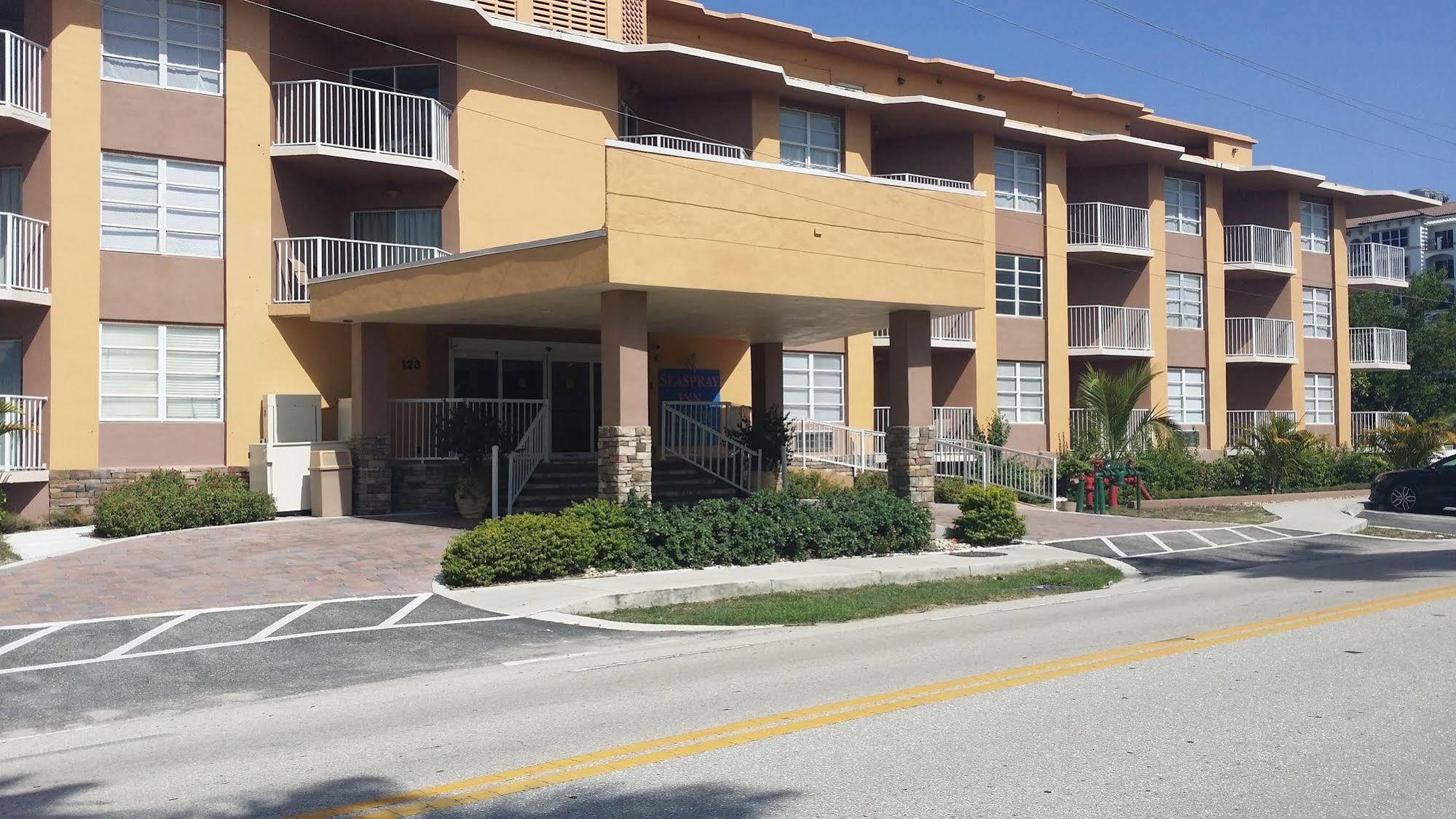 Seaspray Inn Beach Resort Palm Beach Shores Εξωτερικό φωτογραφία