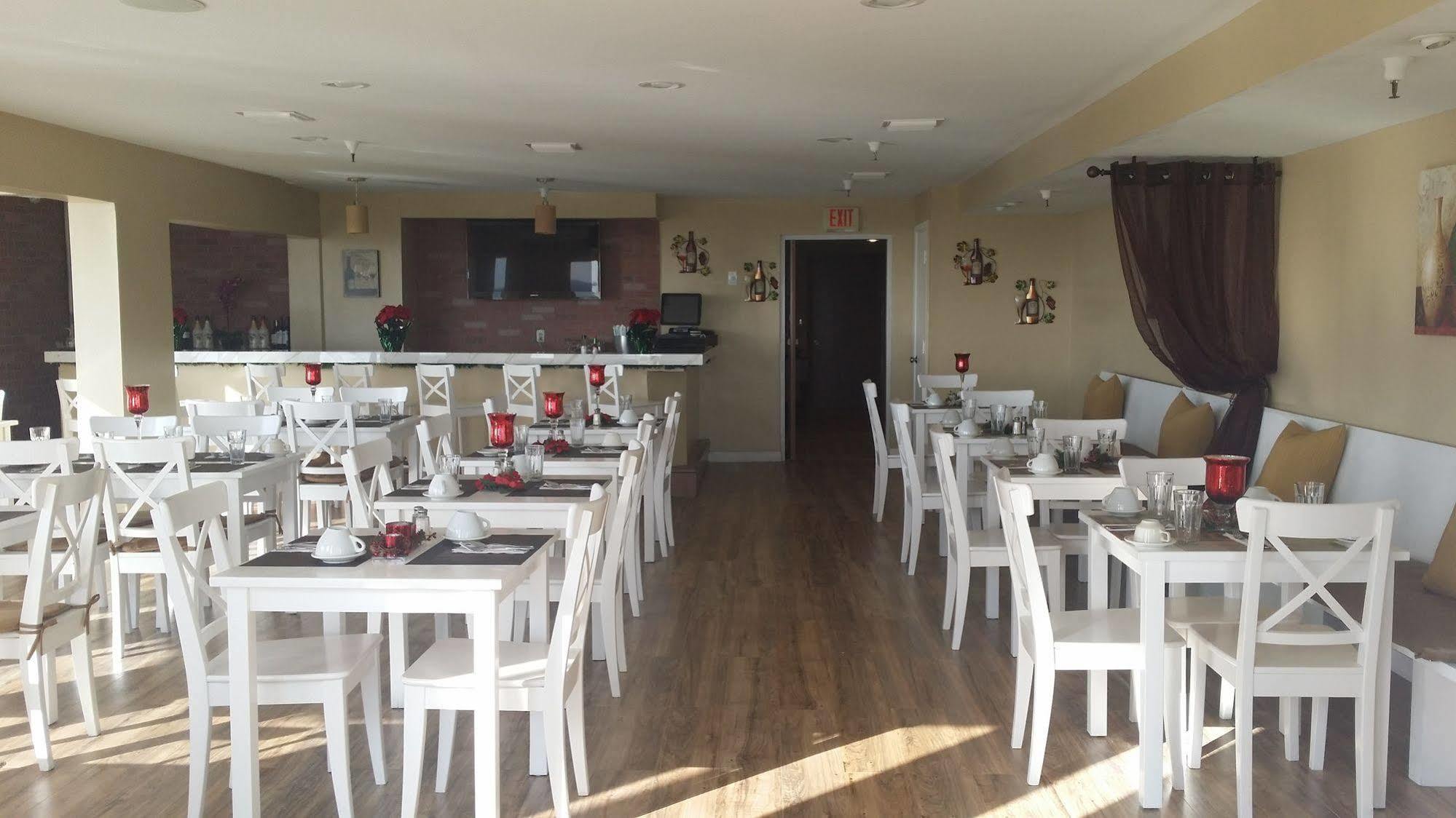 Seaspray Inn Beach Resort Palm Beach Shores Εξωτερικό φωτογραφία