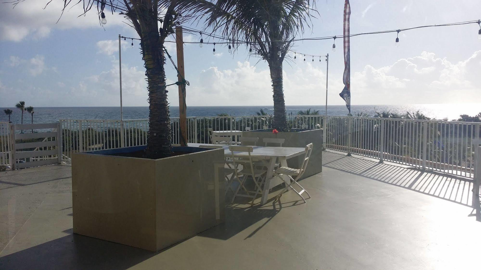Seaspray Inn Beach Resort Palm Beach Shores Εξωτερικό φωτογραφία